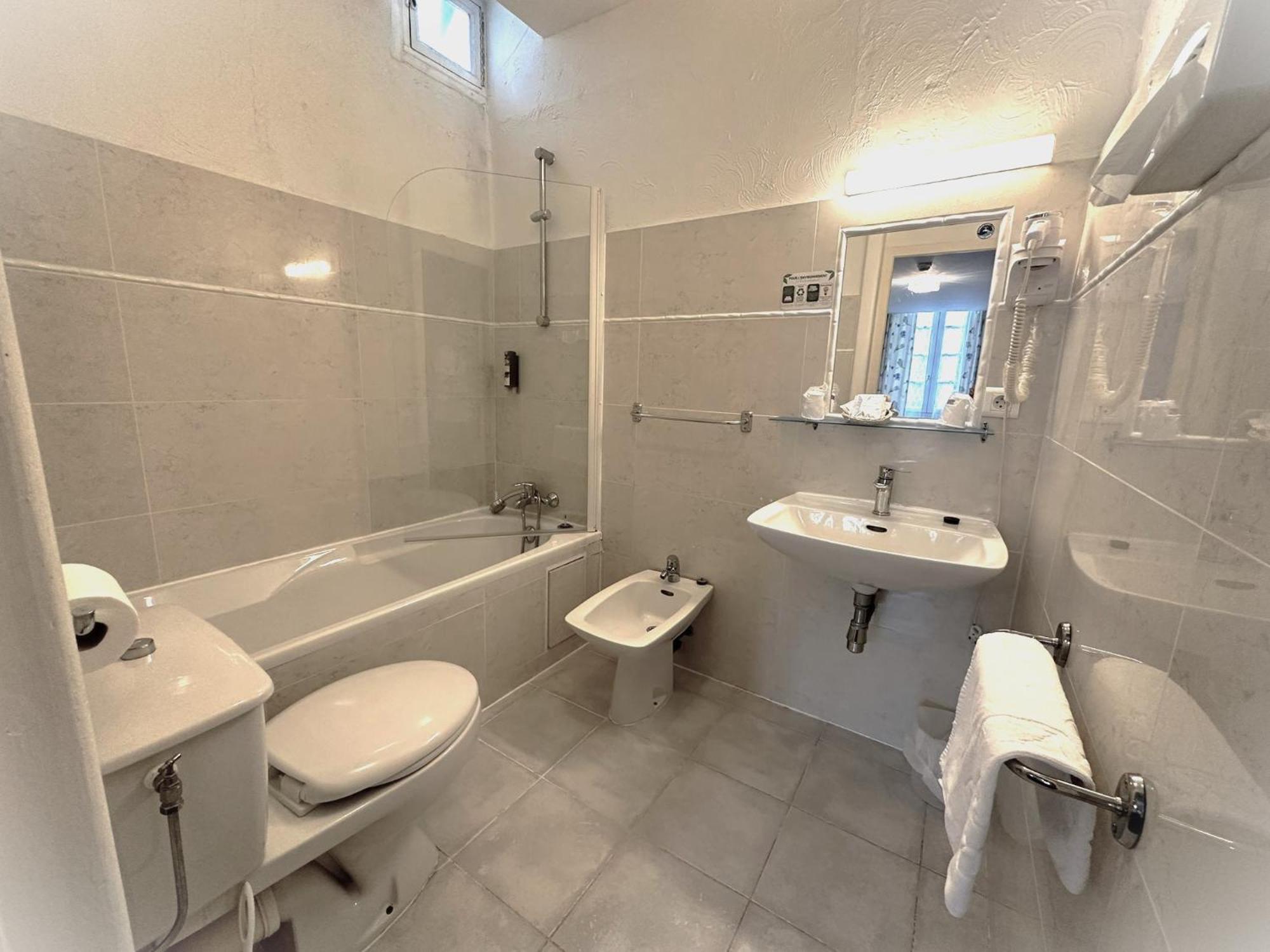 Logis Le Relais Imperial Hotel Saint-Vallier-de-Thiey Ngoại thất bức ảnh