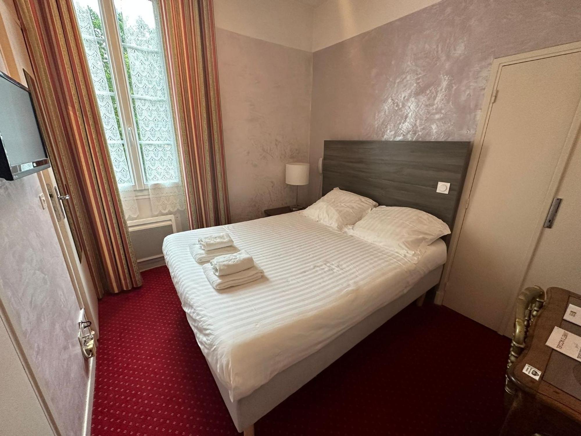Logis Le Relais Imperial Hotel Saint-Vallier-de-Thiey Ngoại thất bức ảnh